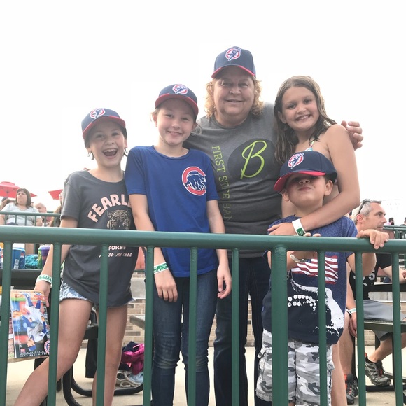 Meet your Posher, Lori - Picture 1 of 1